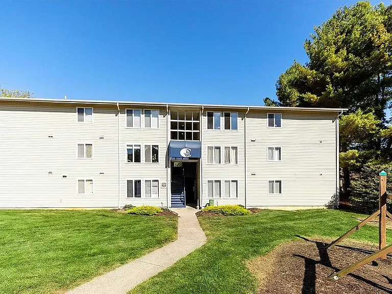 1780 Liberty Ln #C32 — Photo 1
