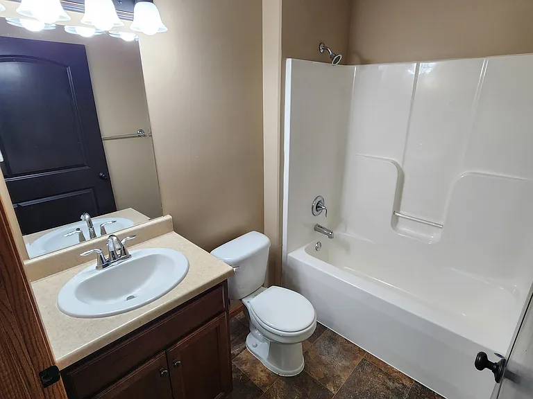 3748 Norseman Ave — Photo 10