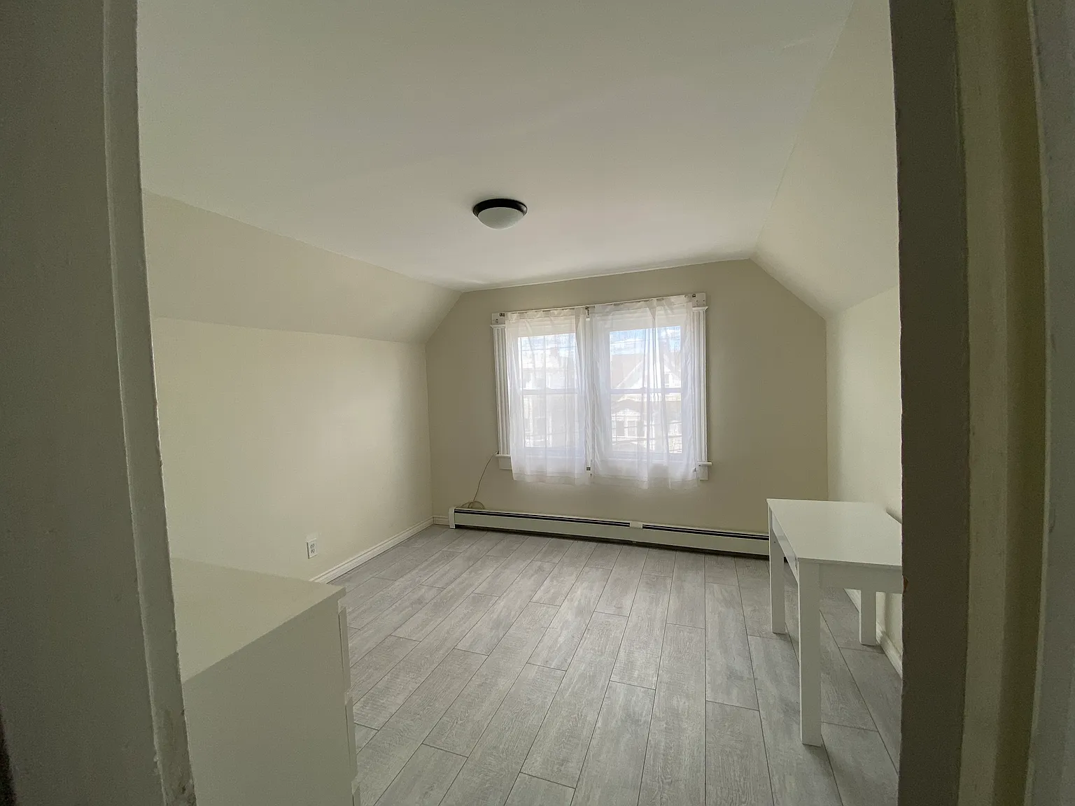 2 bed, $1,900 — Photo 4