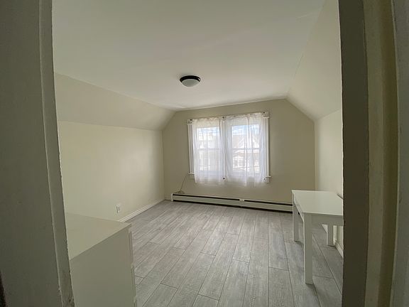4th image of 700-702 Connecticut Ave #3