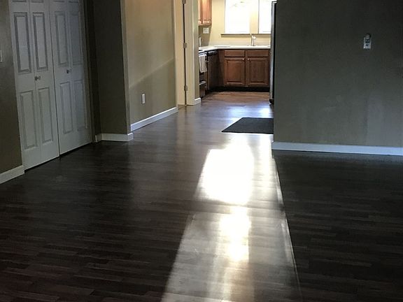 3rd image of 306 Oak St
