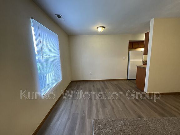 4th image of 1810-6 Jamestown Rd