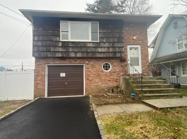 (undisclosed Address), Mineola, NY 11501