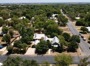 1212 29th St, Hondo, TX 78861