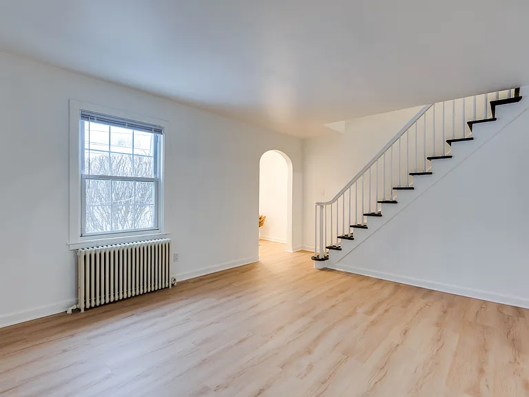 6 Lawrence Ave — Photo 5
