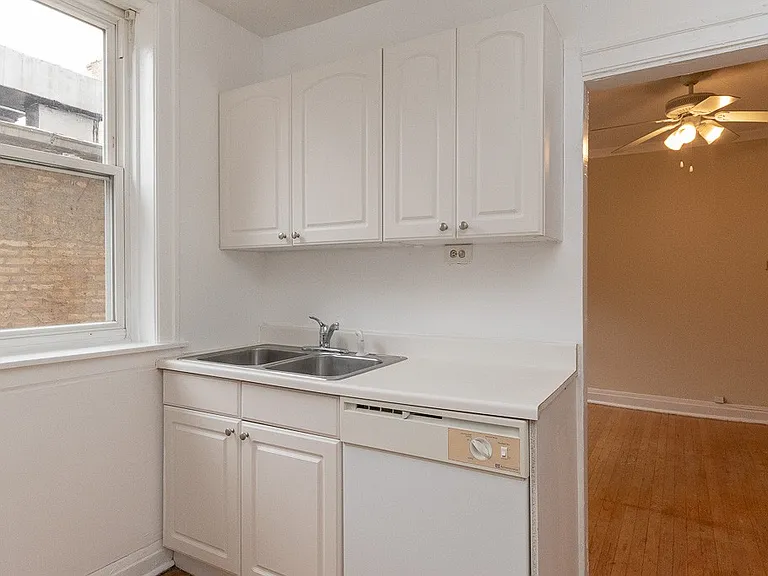 4409 N Kenneth Ave #A2 — Photo 5