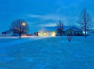 1780 N Hemlock Ridge Rd, Rocheport, MO 65279