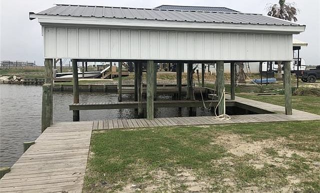 2nd image of 3753 Lake Breeze Rd