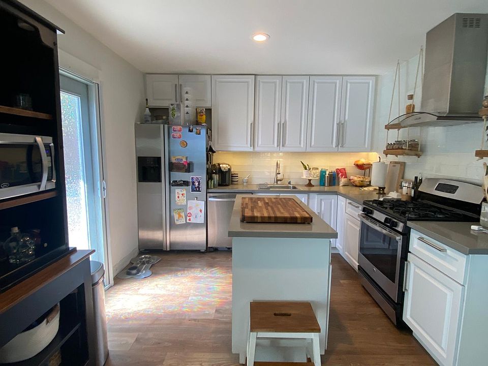 1st image of 4525 Castle Ln