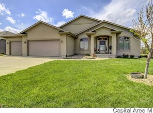 1124 Gridiron Ln, Auburn, IL 62615