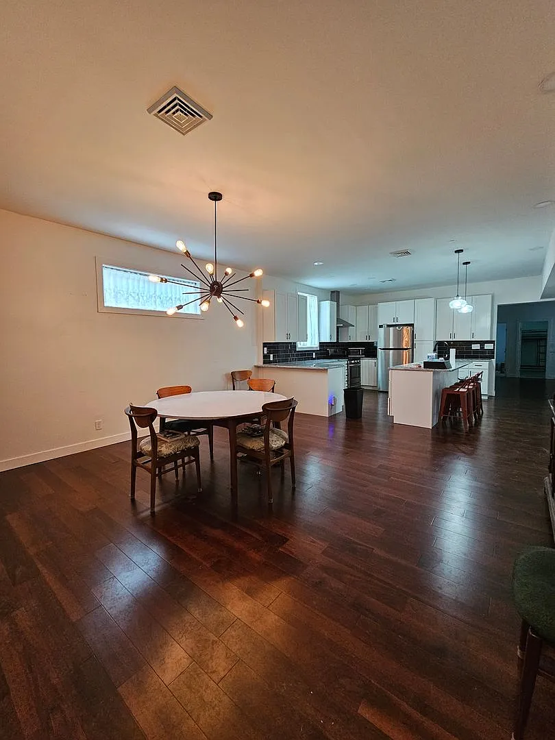 Building Photo - 629 Locust St #1