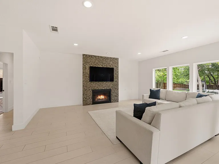 4805 Mill Creek Dr — Photo 7
