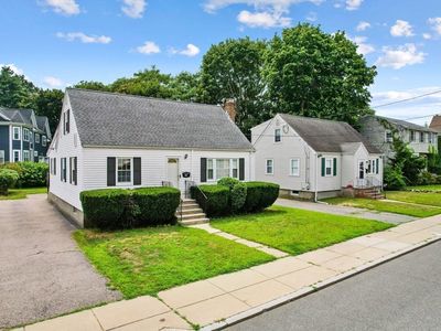 54 Como Rd, Hyde Park, MA, 02136