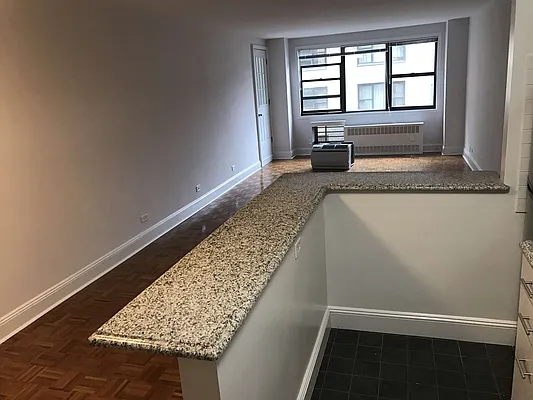 Rented by Metropolis Real Estate of Manhattan | media 5