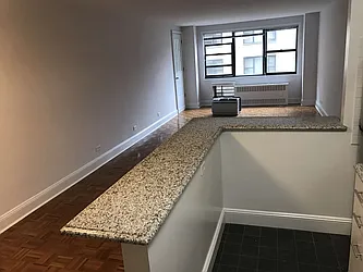 Rented by Metropolis Real Estate of Manhattan