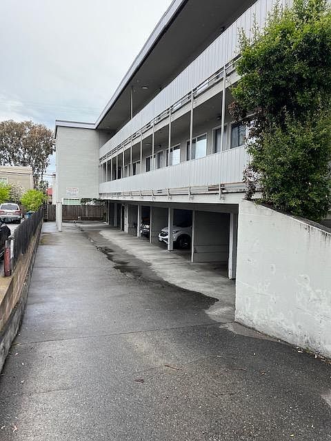 1st image of 1128 El Camino Real #5