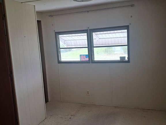3rd image of 15 Joanna Dr