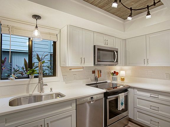 4th image of 2050 Pine Creek #103