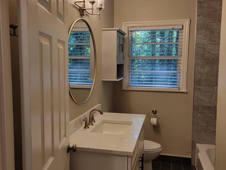 368 Virginia Pl SE — Photo 4