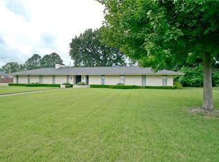 1514 Circle Dr, Springdale, AR 72764