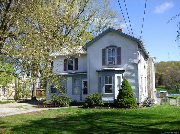 27 Maple Ln, Dover Plains, NY 12522