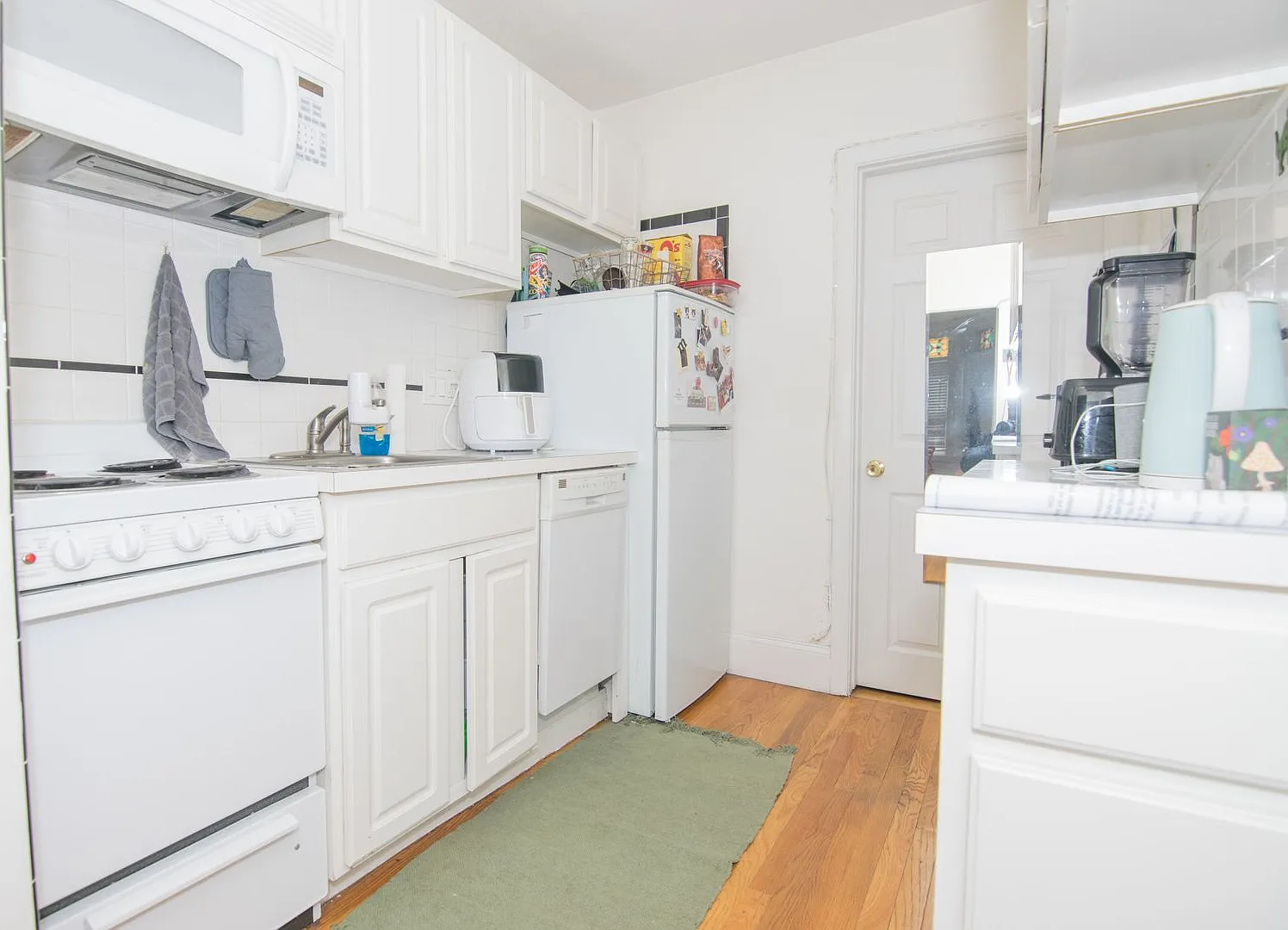 Large 2 bed next to Northeastern and Berklee for the upcoming school year! — Photo 1
