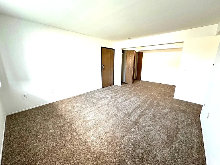 Charter Oaks Apartments — Photo 110