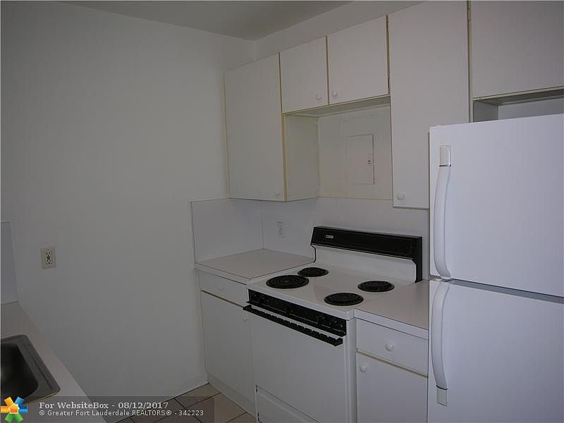 1st image of 1408 NE 5th Ct APT 4