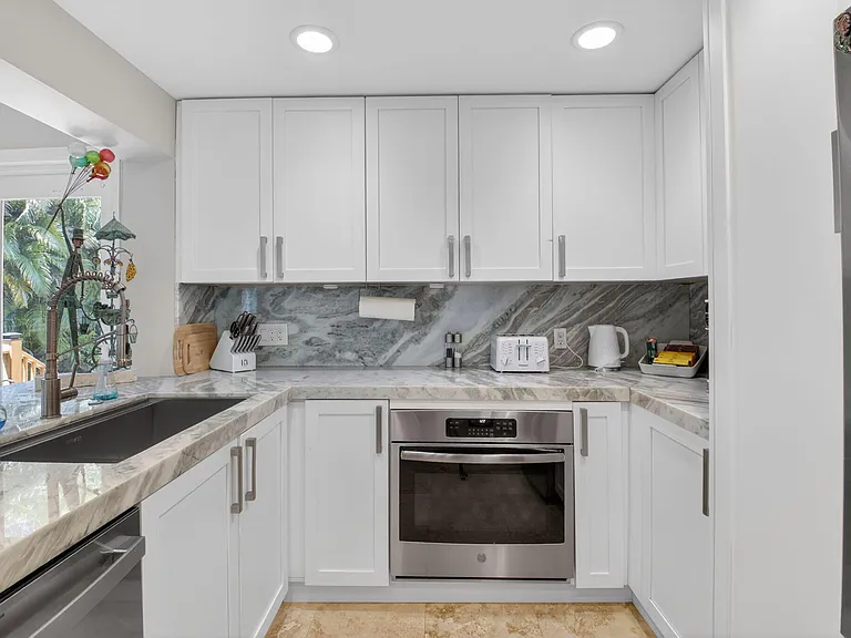 122 Andrews Ave — Photo 23