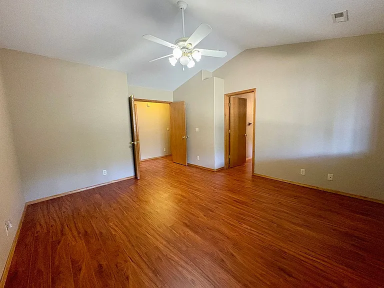 1636 W Ashley Way — Photo 11