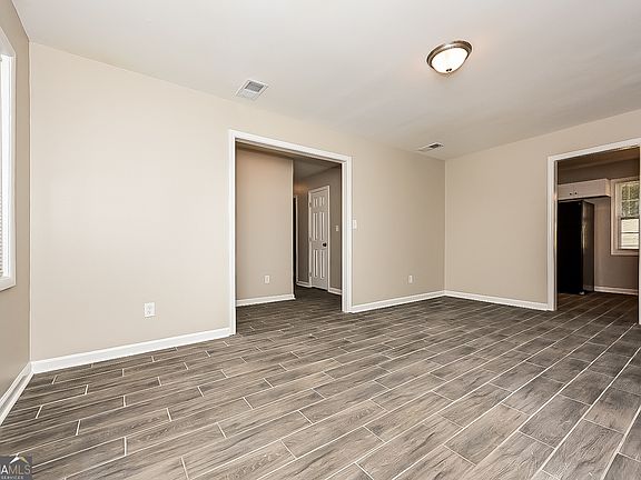3rd image of 79 Green Valley Dr