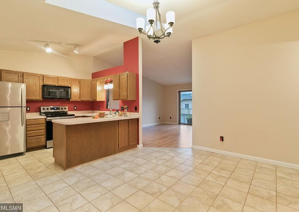 1st image of 1002 Pondview Ct