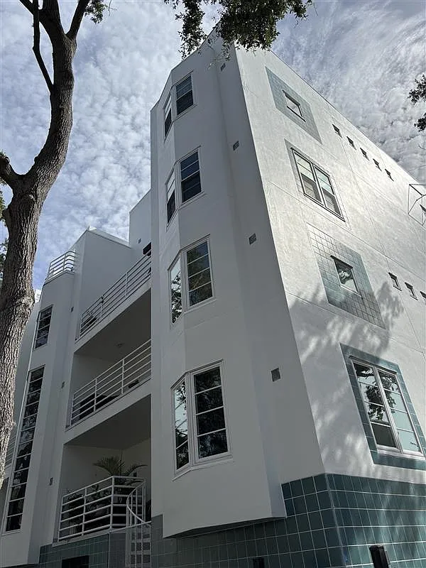 4950 Bayshore Blvd — Photo 2