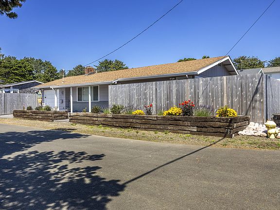 4th image of 1631 NW 33rd St