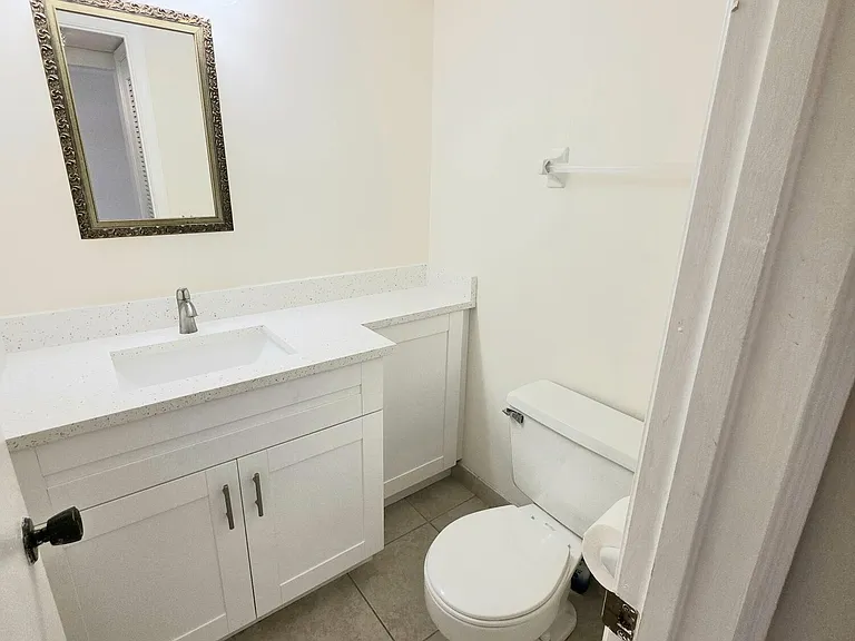 959 SE 2nd Ave #101 — Photo 12