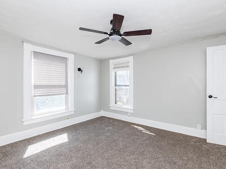 1420 Holly Ave — Photo 18