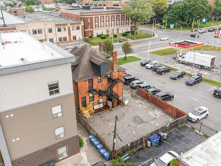 961 Ouellette Ave #2 — Photo 10