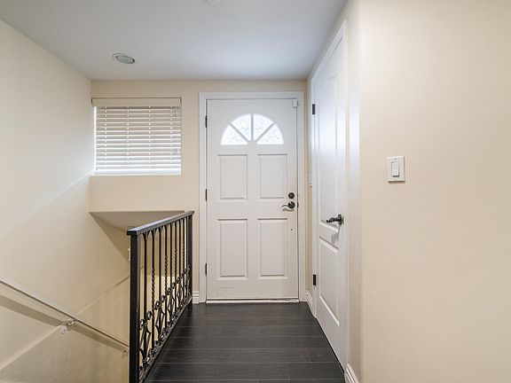 3rd image of 604 W Wilson Ave APT 1