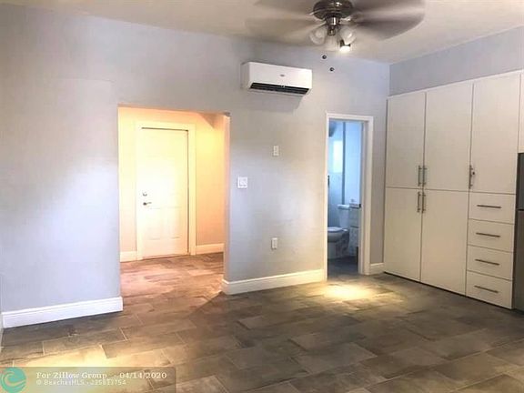 4th image of 824 NE 4th St #302
