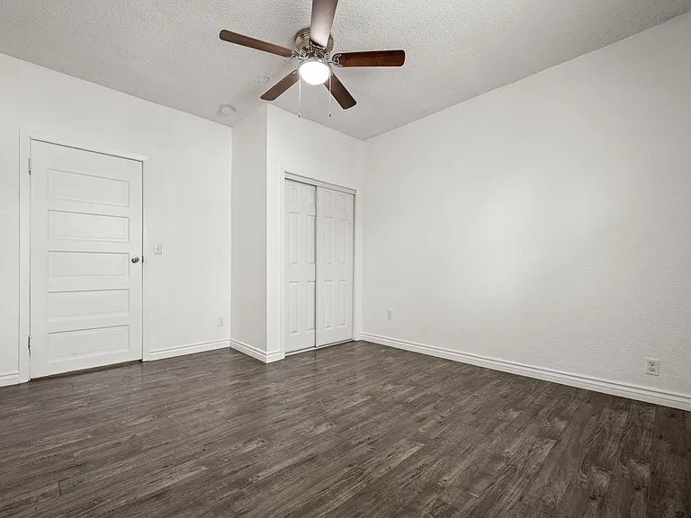 1280 W Jefferson Blvd — Photo 13