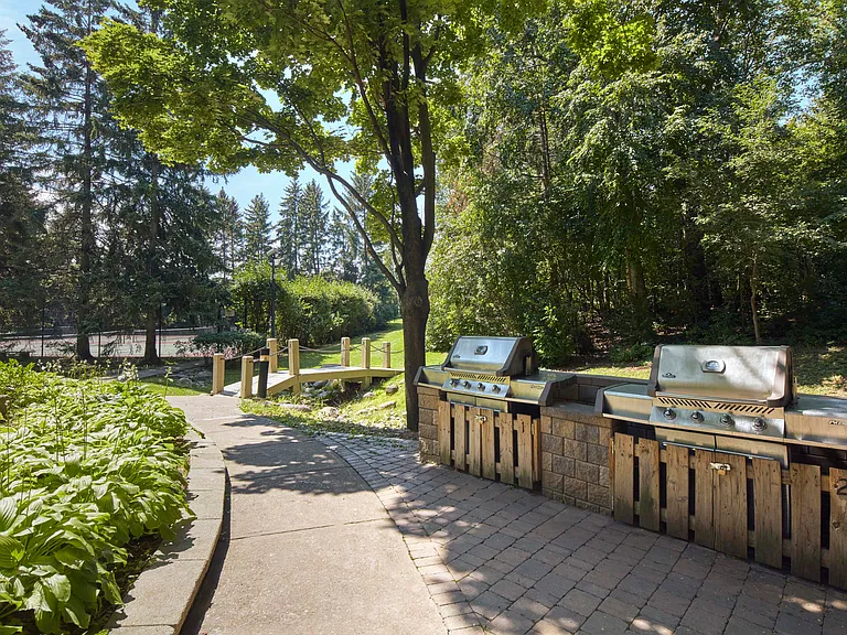 10 Lisa St — Photo 11