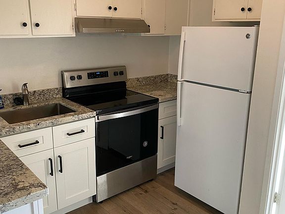 3rd image of 685 Iris Ave #38