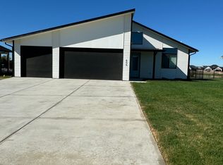 808 Trails End Ct, Goddard, KS 67052