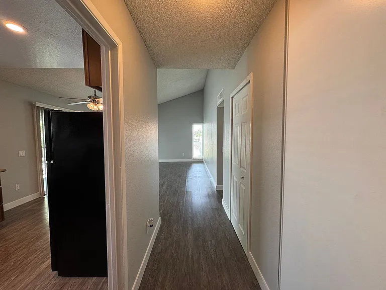 West Fifth Apartments — Photo 152