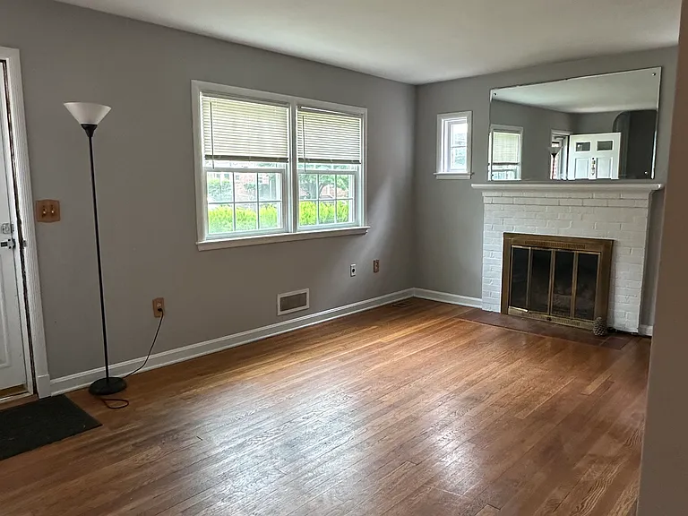 716 N Fillmore St — Photo 2