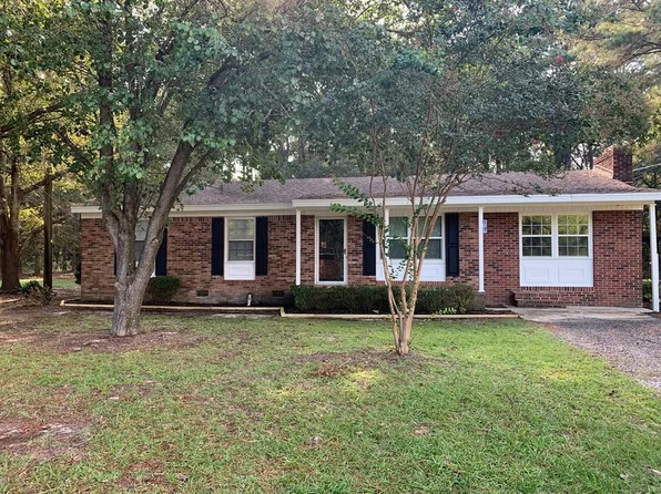 1074 Mary Dr, Summerton, SC 29148