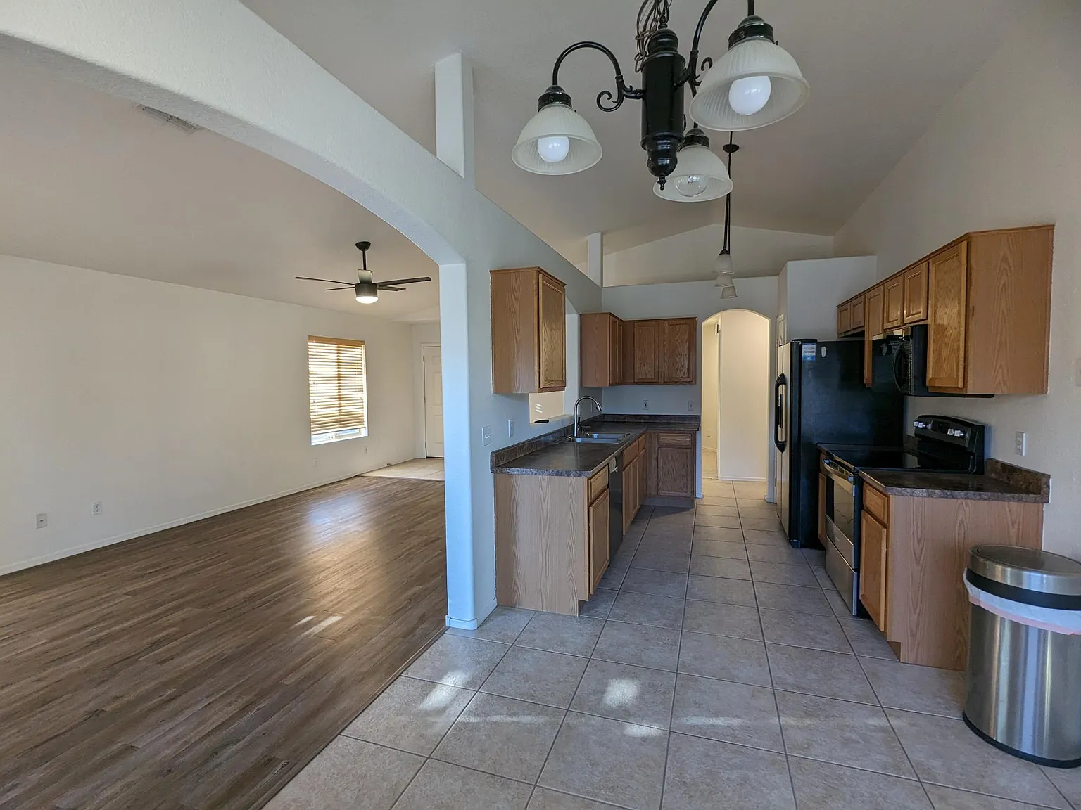 3 bed, 1332 sqft, $2,000 — Photo 3