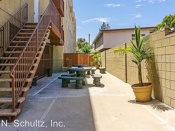 5th image of 11307 Morrison St APT 14