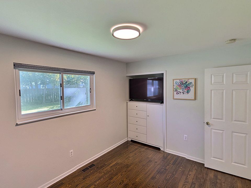 36734 Theodore St, photo 22