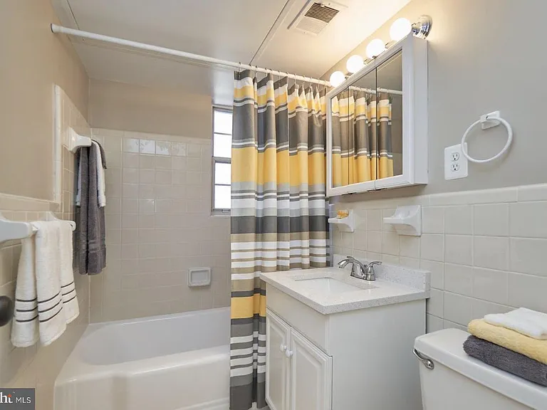 1322 Fort Myer Dr #912 — Photo 14